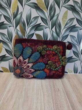Rising Tide Nepal Handmade 100% Wool Felt 3D Floral Pouch Clutch 8x6